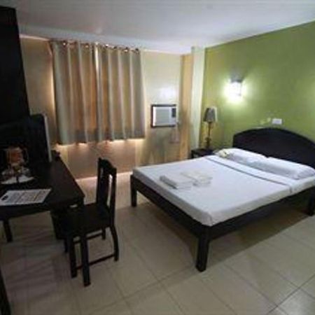 Sampaguita Suites Plaza Garcia Cebu Exterior foto