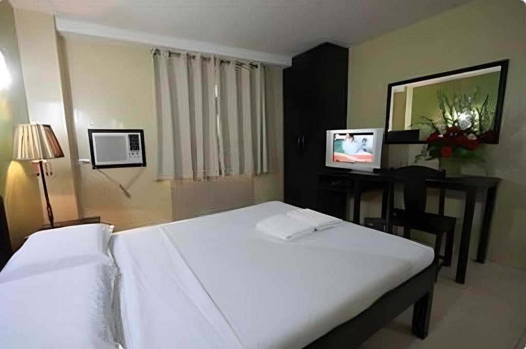 Sampaguita Suites Plaza Garcia Cebu Exterior foto